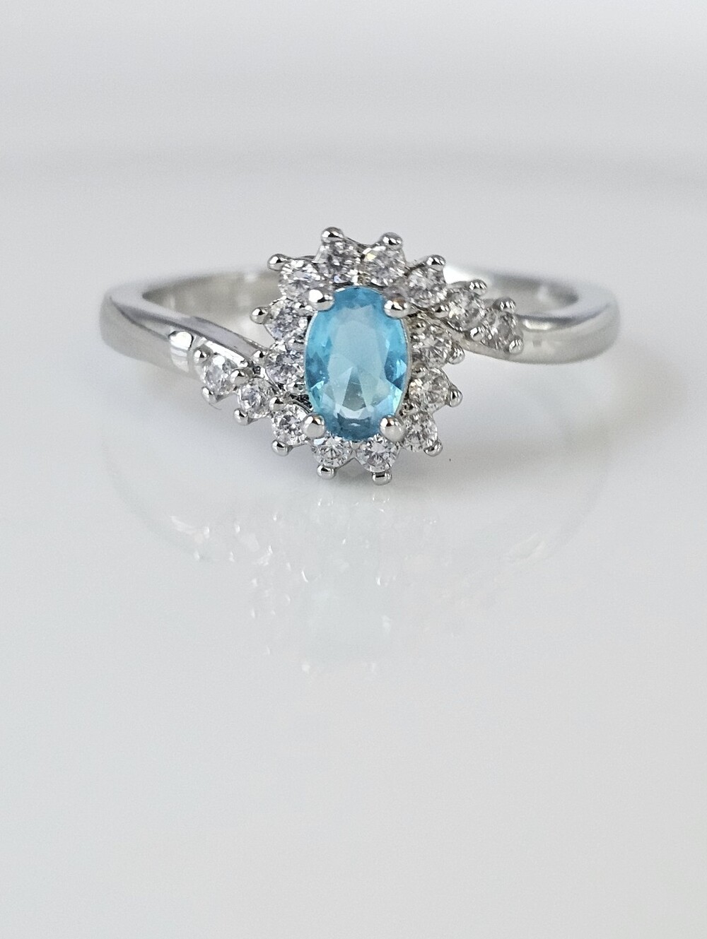 Natural Swiss Blue Topaz & White Zircon Ring Sterling Silver Rhodium Size 9!